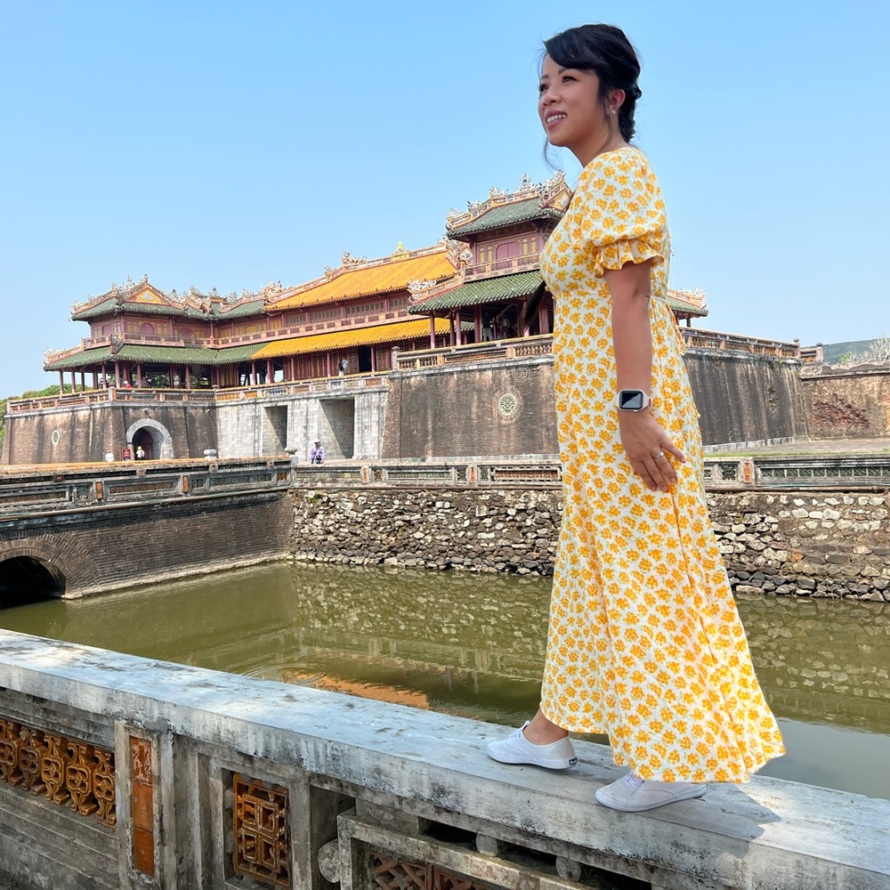 Faithful yellow dress - Picture 2 of 5